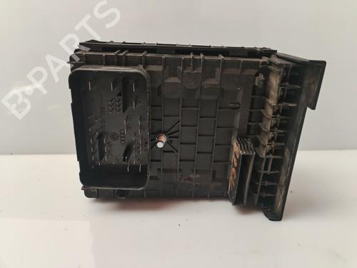 Used Fuse box VW CADDY III Box Body/MPV (2KA, 2KH, 2CA, 2CH) 1.6 TDI (75 hp) 30945940