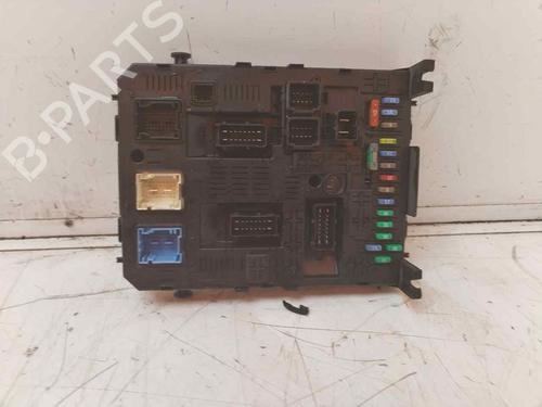 Sikringsdåse PEUGEOT 5008 (0U_, 0E_) 1.6 16V (120 hp) 18891686