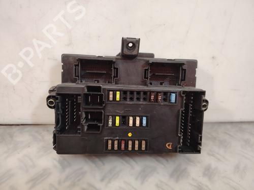 Used Fuse box Fuse box 37089237 37089237