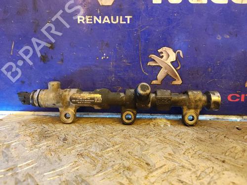 Used Injection rail RENAULT TRAFIC II Van (FL) [2001-2025]  17499712