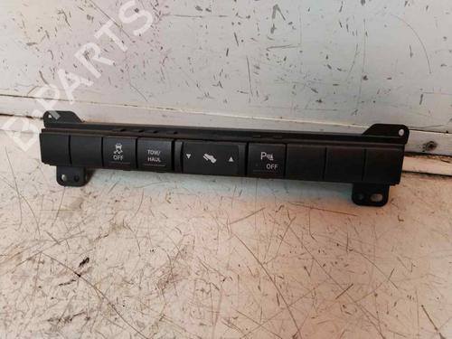 Used Electronic module JEEP GRAND CHEROKEE III (WH, WK) 4.7 V8 4x4 (231 hp) 18099581