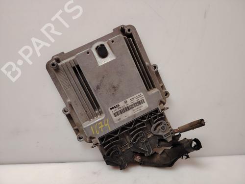 Used Engine control unit (ECU) Engine control unit (ECU) RENAULT MASTER III Van (FV) 2.3 dCi 130 RWD (FV01, FV10, FV11, FV12) (130 hp) 32844313 32844313