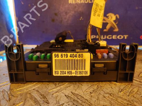 Used Fuse box PEUGEOT 307 (3A/C) 2.0 16V (140 hp) 17499770