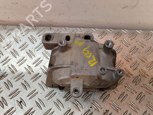 Used Engine mount VW CADDY III MPV (2KB, 2KJ, 2CB, 2CJ) 1.6 TDI (102 hp) 25863135