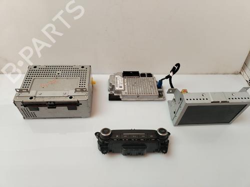 Auto-radio FORD TOURNEO COURIER B460 MPV 1.0 EcoBoost (100 hp) 30946771