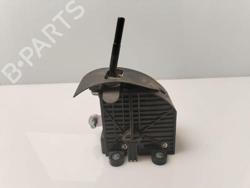 Used Gear lever MITSUBISHI CANTER Platform/Chassis (FB_, FE_, FG_) [2001-2025]  30946467