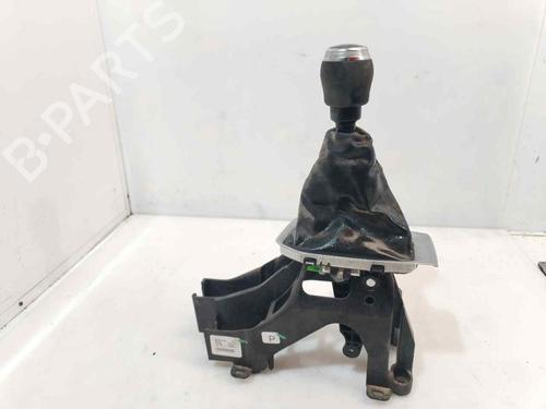 Used Gear lever RENAULT CLIO V (B7_) 1.5 Blue dCi 85 (B7AG) (86 hp) 22929588