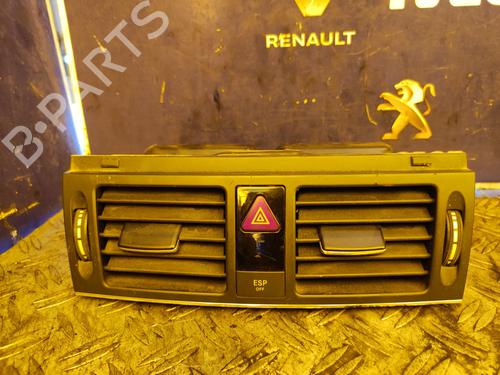 Used Air vent MERCEDES-BENZ C-CLASS (W204) C 220 CDI (204.002) (170 hp) 17509148
