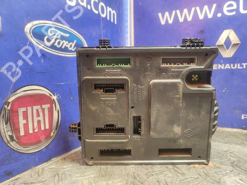 Used Fuse box RENAULT MEGANE III Hatchback (BZ0/1_, B3_) 1.5 dCi (86 hp) 17500525