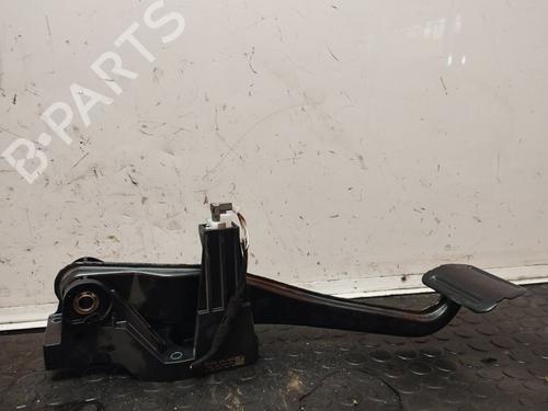 Used Break pedal MERCEDES-BENZ A-CLASS (W176) A 250 (176.044) (211 hp) 17625181