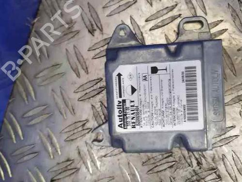 Centralita airbag RENAULT MASTER II Van (FD) 2.5 dCi (FD01, FD02, FD21, FD22, FD31, FD32, FD3Y, FD71,... (120 hp) 17506100