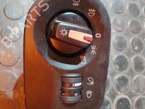 Used Headlight switch SEAT LEON (1P1) [2005-2013]  24547944