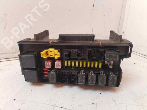 Used Fuse box JEEP GRAND CHEROKEE III (WH, WK) 4.7 V8 4x4 (231 hp) 18099572