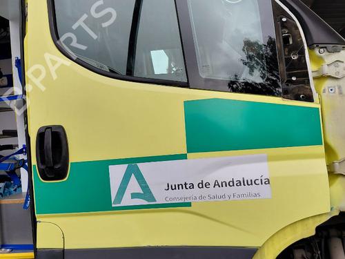 Dør høyre foran IVECO DAILY VI Platform/Chassis [2014-2026]  32141425