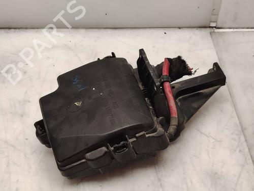 Used Fuse box Fuse box 39193125 39193125