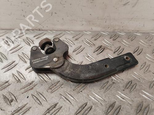 hingedoor-check-strap-mercedes-benz-vito-bus-w639-2003-30945301 main image