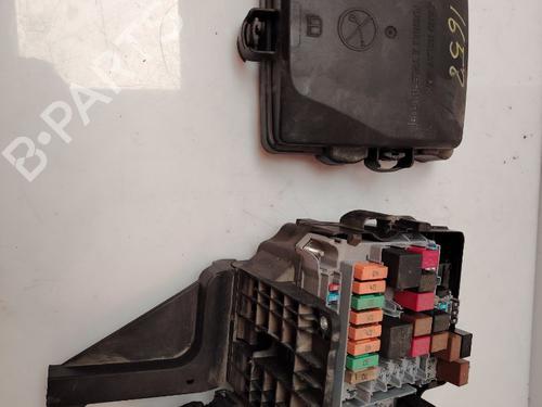 Used Fuse box Fuse box IVECO DAILY VI Platform/Chassis [2014-2026] 33243352 33243352