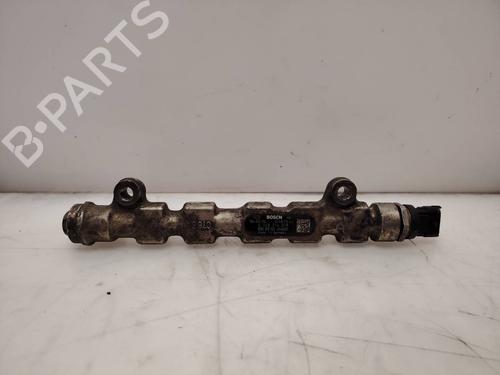 Used Injection rail Injection rail RENAULT MASTER II Van (FD) 2.5 dCi 100 (FD0U, FD0V, FD3U, FD3V, FD8U, FD8V) (99 hp) 40226339 40226339