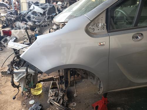 Used Left front fenders OPEL MERIVA B MPV (S10) [2010-2017]  25861533