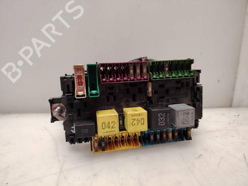 Used Fuse box Fuse box 38939154 38939154