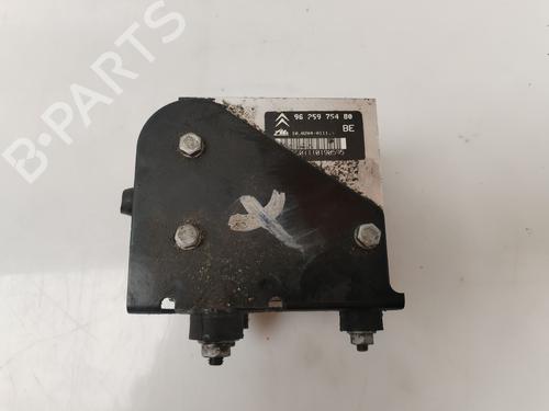 Used ABS pump ABS pump MERCEDES-BENZ SPRINTER 3,5-t Van (B906) 315 CDI (906.631, 906.633, 906.635, 906.637) (150 hp) 33942402 33942402