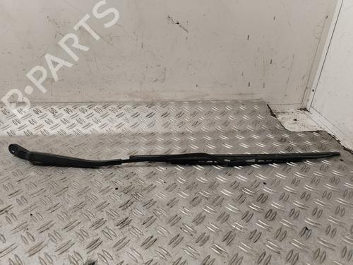 Used Front windshield wiper arm FORD TOURNEO CONNECT 1.8 TDCi (110 hp) 30945195