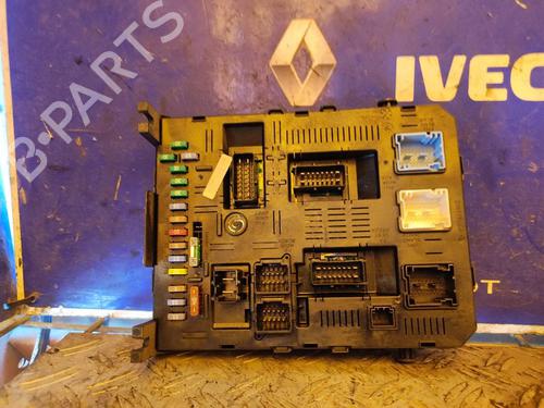 Used Fuse box Fuse box 17499795 17499795