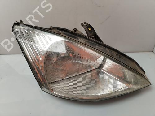 Used Right headlight FORD FOCUS I Turnier (DNW) [1999-2007]  31136642