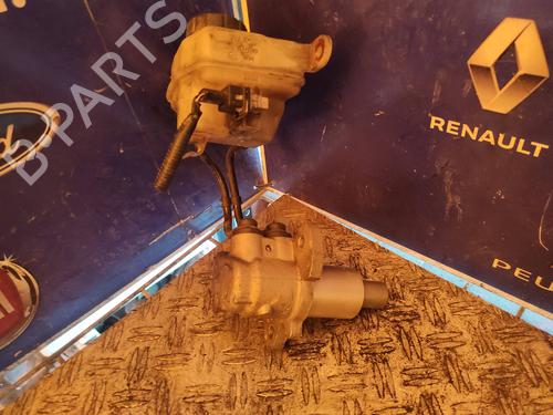 Brake master cylinder LAND ROVER FREELANDER I (L314) 2.0 Td4 4x4 | BP17507872M77 
