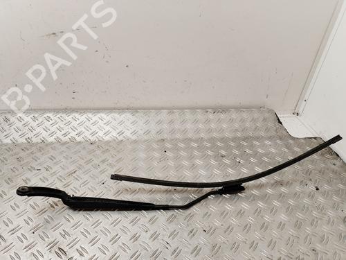 Used Front windshield wiper arm RENAULT CLIO IV (BH_) [2012-2021]  25990301