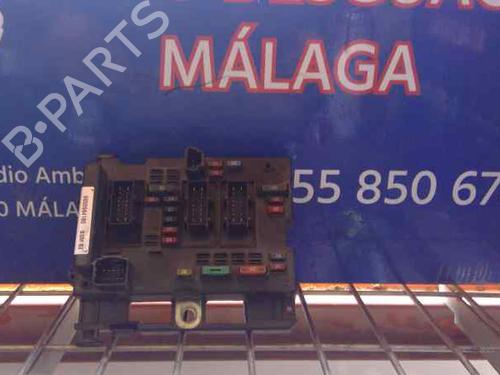 Used Fuse box PEUGEOT 307 (3A/C) 2.0 16V (136 hp) 17506268