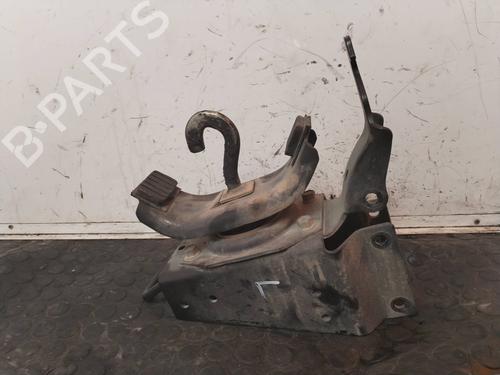 Used Engine mount MITSUBISHI CANTER Platform/Chassis (FB_, FE_, FG_) [2001-2025]  17504787