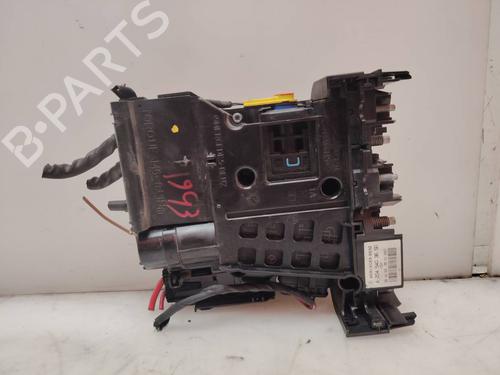 Used Fuse box Fuse box 39210163 39210163