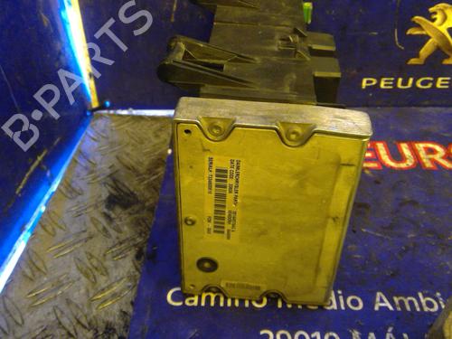 Used Fuse box CHRYSLER GRAND VOYAGER V (RT) [2008-2011]  17508317