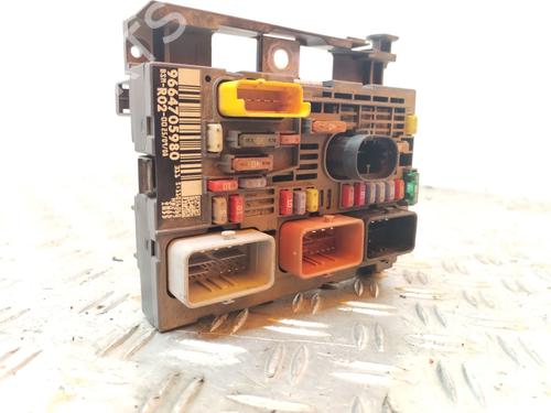 Boîte à Fusibles CITROËN C4 Picasso I MPV (UD_) 2.0 HDi 138 (136 hp) 24507591