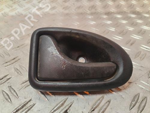 Używane Klamka wewnętrzna drzwi przednich lewych IVECO DAILY VI Van 33S13, 35S13, 35C13 (126 hp) 30944408