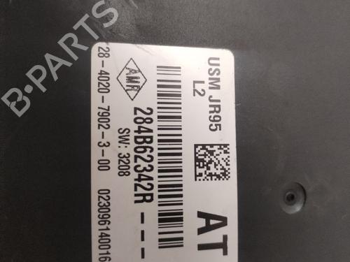 Fuse box RENAULT SCÉNIC III (JZ0/1_) | BP30947038E1