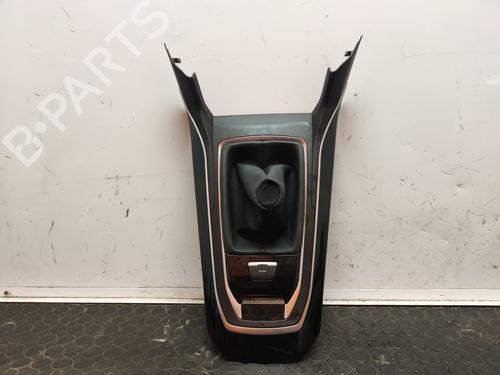 Used Shift knob Shift knob PEUGEOT 308 II (LB_, LP_, LW_, LH_, L3_) [2013-2021] 17502364 17502364