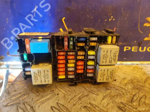 Used Fuse box Fuse box 17499977 17499977