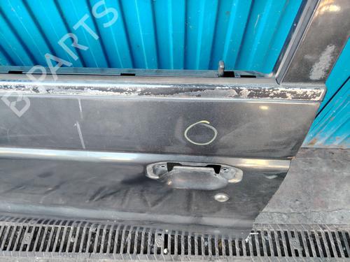 Used Left front door MITSUBISHI PAJERO II (V3_W, V2_W, V4_W, V5_W) 2.5 TD 4WD (V24W) (99 hp) 30946223
