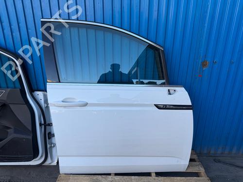 Used Right front door VW TOURAN (5T1) [2015-2026]  31600809