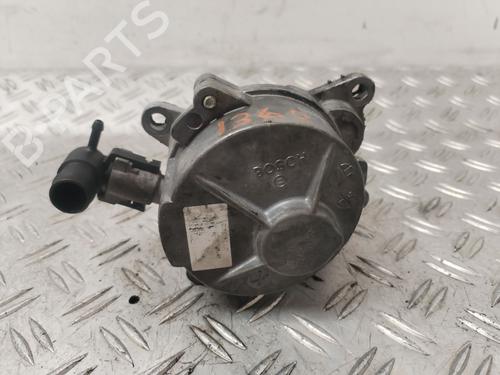 Used Vacuum pump NISSAN X-TRAIL II (T31) [2007-2018]  30945187