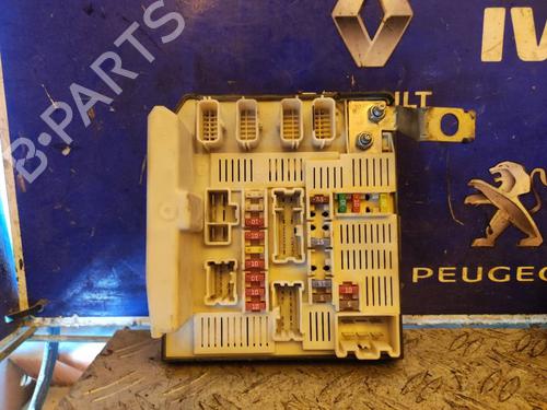 Used Fuse box RENAULT MEGANE II (BM0/1_, CM0/1_) 1.5 dCi (BM1F, CM1F) (86 hp) 17499842