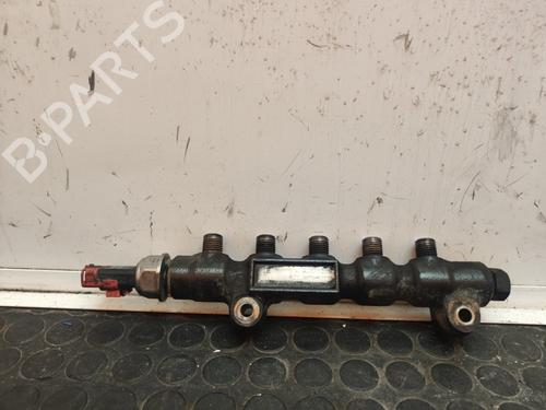 Used Injection rail FORD FOCUS C-MAX (DM2) [2003-2007]  17502509