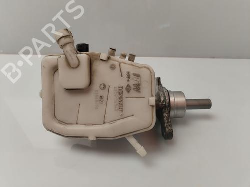 Used Brake master cylinder RENAULT TRAFIC III Van (FG_) [2014-2025]  30945902