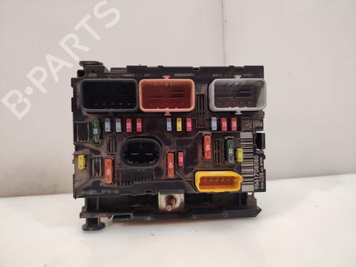 Used Fuse box Fuse box 36870549 36870549