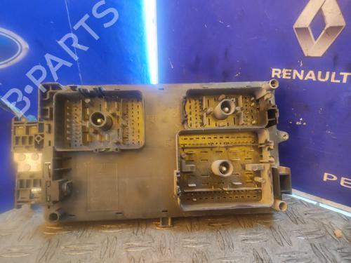 Used Fuse box Fuse box 17509479 17509479