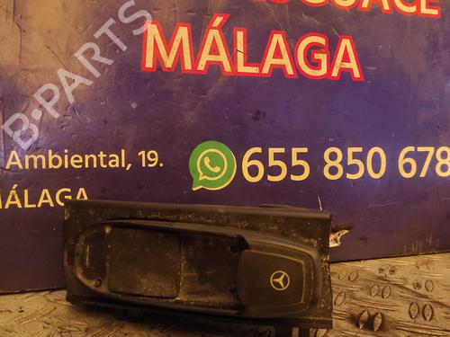 Used Armrest / Center console MERCEDES-BENZ C-CLASS (W204) C 320 CDI (204.022) (224 hp) 17508119