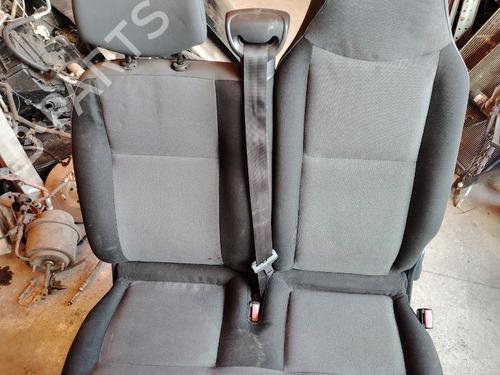 Used Right front seat RENAULT MASTER III Van (FV) 2.3 dCi 130 RWD (FV01, FV10, FV11, FV12) (130 hp) 31124630
