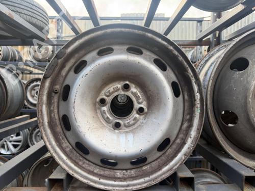 Used Rim Rim 39637491 39637491